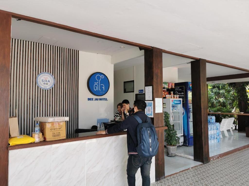 Deejai Hotel Si Racha Exterior foto