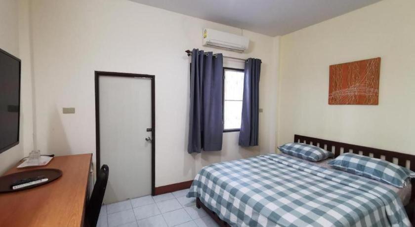Deejai Hotel Si Racha Exterior foto