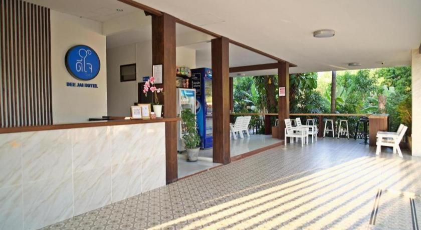 Deejai Hotel Si Racha Exterior foto