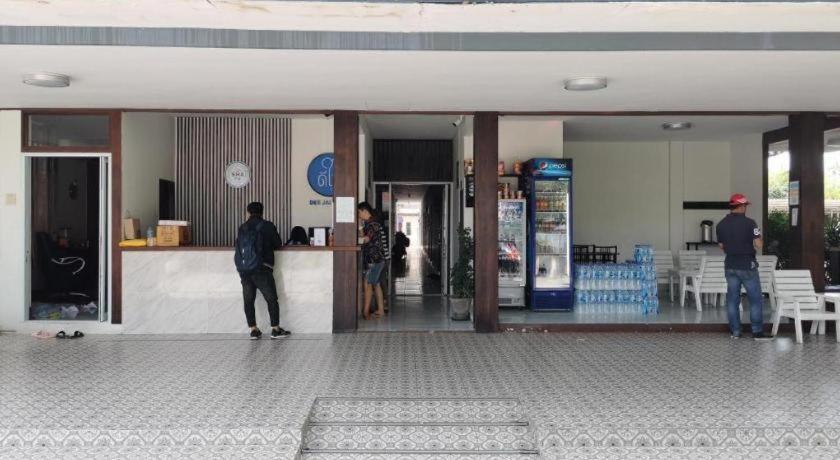 Deejai Hotel Si Racha Exterior foto